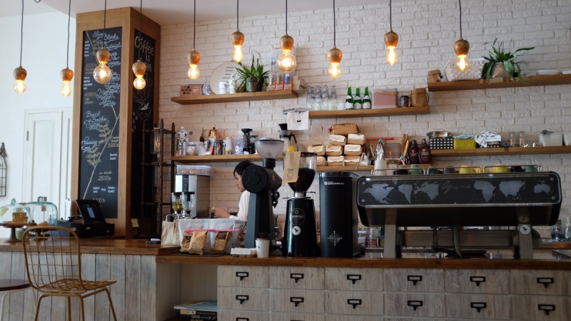 boutique-PEGOMAS-min_coffee_shop_light_cafe_coffee_shop-32620